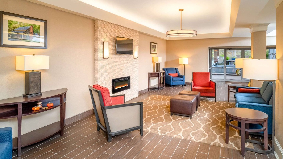 Grundy Hotel | Comfort Inn & Suites