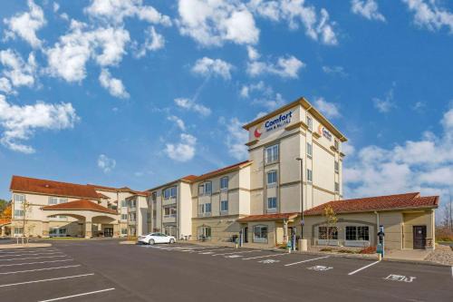 Verona Hotel | Comfort Inn & Suites Verona at Turning Stone Resort Casino