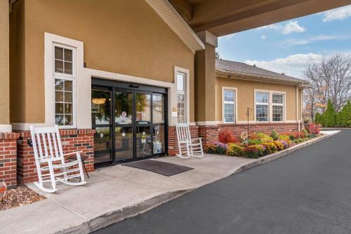 Amherst Hotel | Comfort Inn University