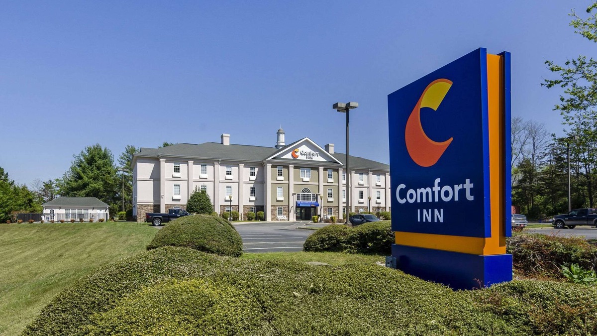 Martinsville Hotel | Comfort Inn