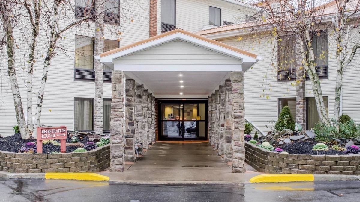 Milnesville Hotel | Comfort Inn West Hazleton