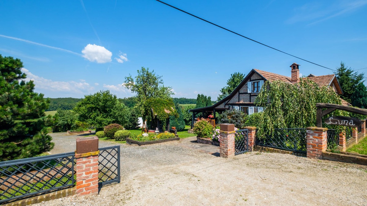 Sveti Ivan Zabno House | Comfort. Location. Whole Farmhouse Near Zagreb