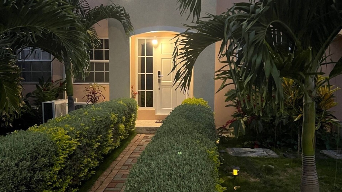 Boscobel House | Comfort of it all.15 minutes from the heart of Ocho Rios