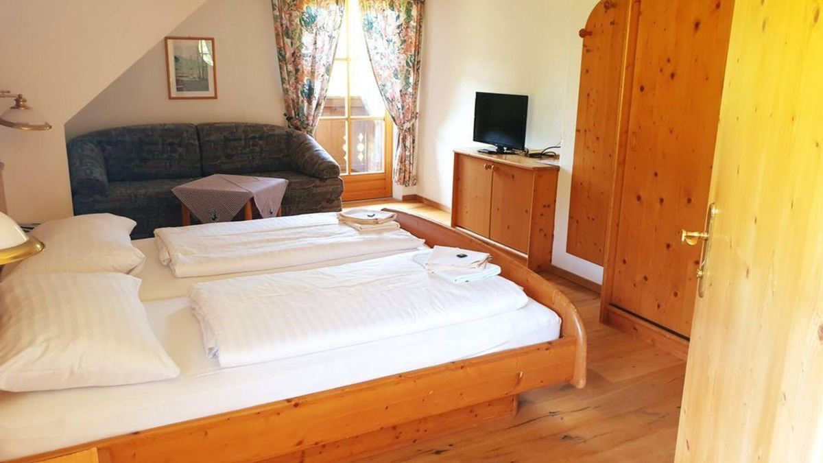 Goeriach Bed & Breakfast | Comfort Room Wildkirsche - Gasthof Lacknerhof