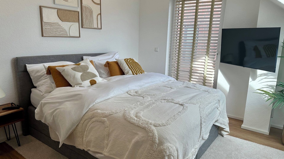 Osterath Bed & Breakfast | Comfort room with gym, near DUS airport & trade fair center