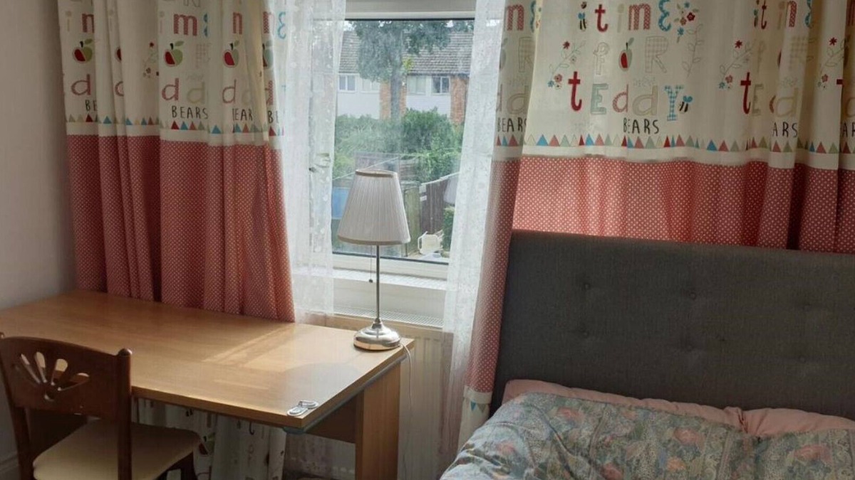 Highams Park House | Comfort Spacious Double Room in Chingford, London Room 2