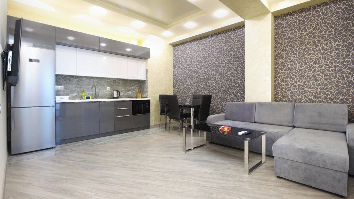 Kentron Apartment | Comfort Stay near Dalma mall,172/3