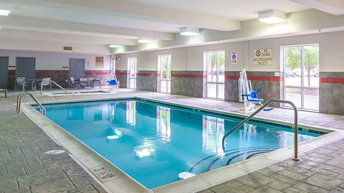 Glen Allen Hotel | Comfort Suites At Virginia Center Commons