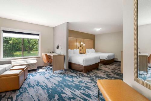 Arcadia Hotel | Comfort Suites At WestGate Mall