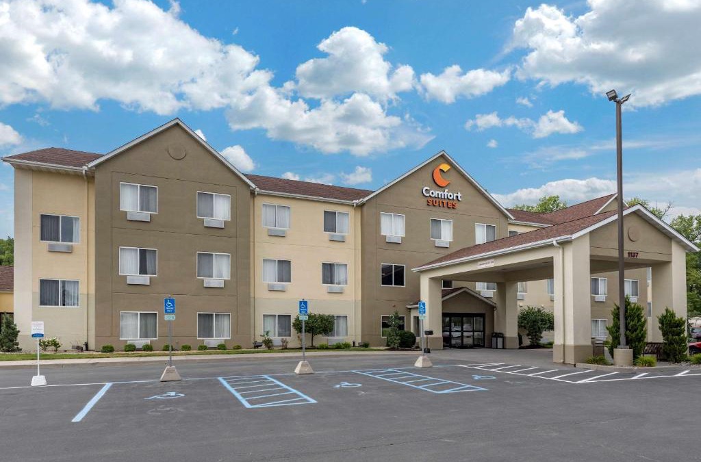Auburn Hotel | Comfort Suites Auburn near I-69