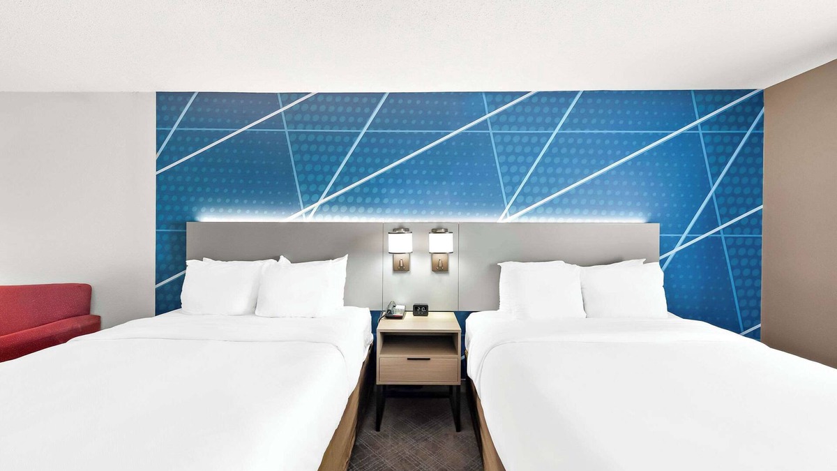 Summit Station Hotel | Comfort Suites Columbus