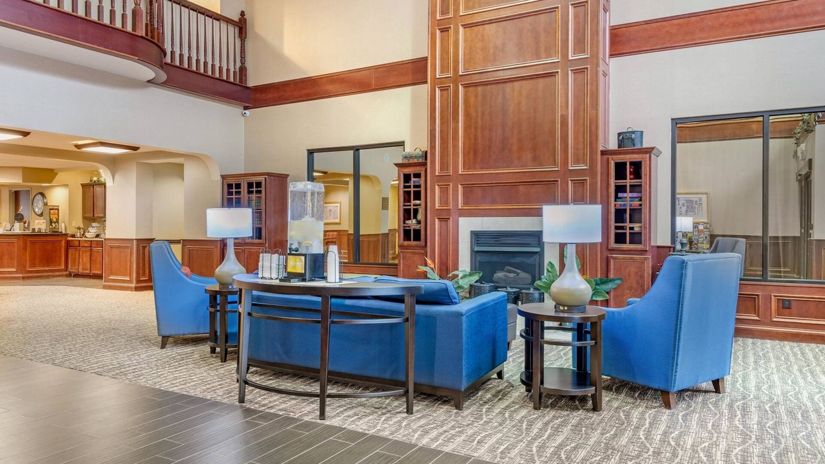 Findlay Hotel | Comfort Suites Findlay I-75