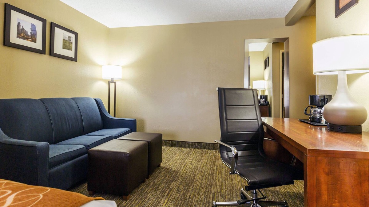 Lansing Hotel | Comfort Suites, Lansing - Located 30-minute to Chicago Midway Int'l Airport