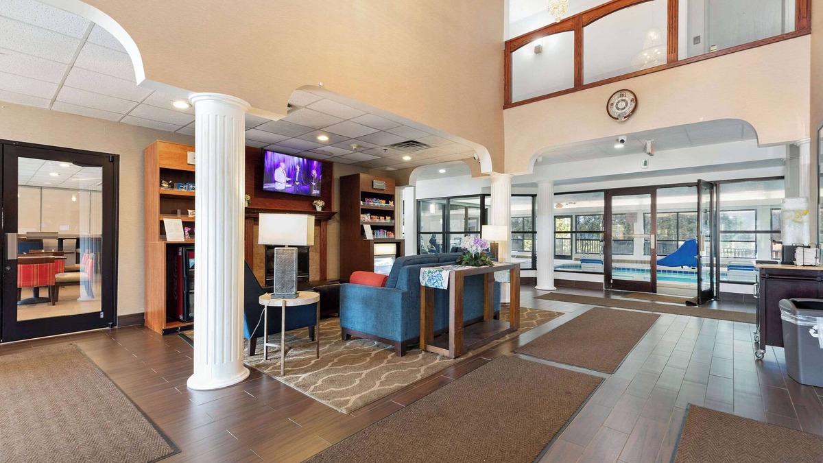 Lombard Hotel | Comfort Suites Lombard - Addison