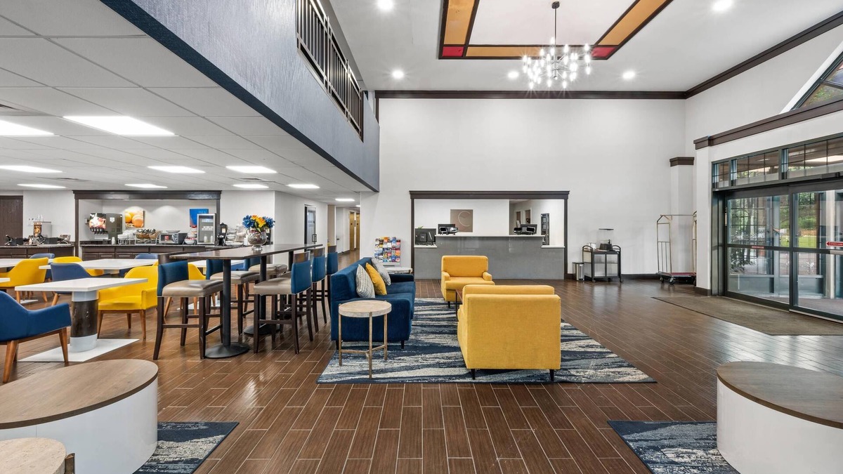 Yantic Hotel | Comfort Suites Near Casinos Norwich-Uncasville CT