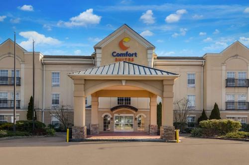 Monmouth Junction Hotel | Comfort Suites Near University