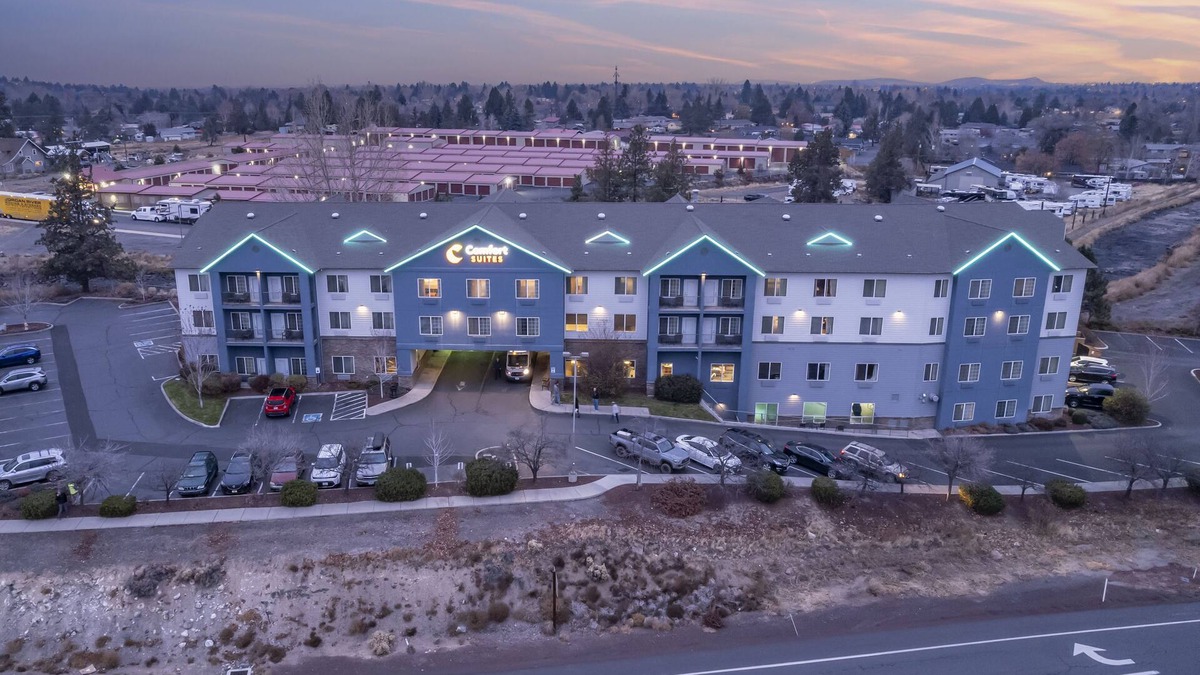 Redmond Hotel | Comfort Suites Redmond Airport