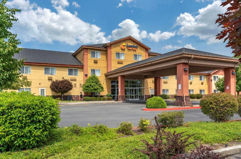 Southeast Salem Hotel | Comfort Suites Salem