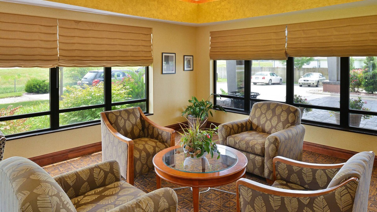 Salina Hotel | Comfort Suites Salina South