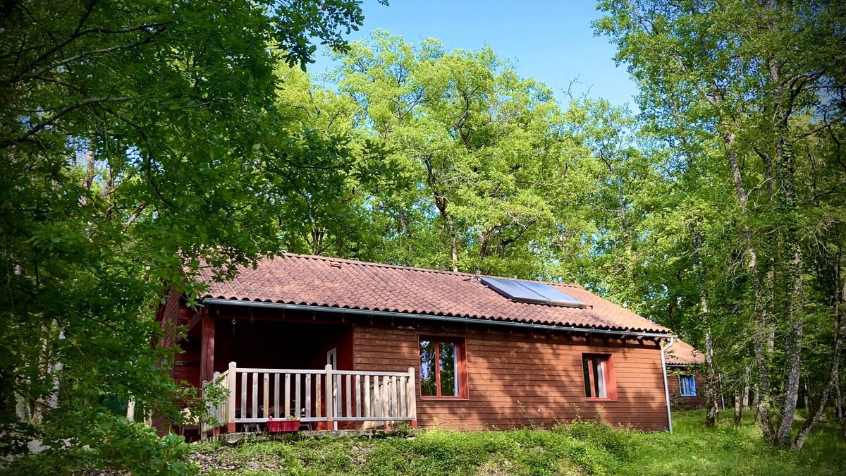 La Chapelle-Aubareil Ski Chalet | Comfortable 3-bedroom chalet (sleeps 6)
