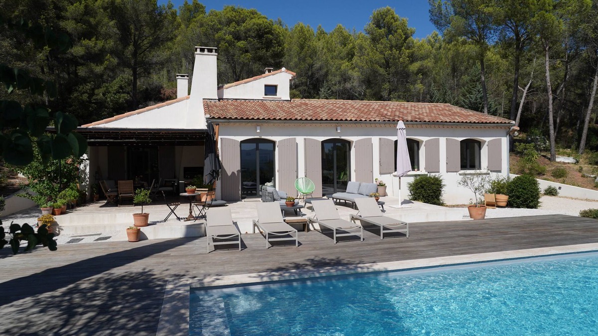 Chateauneuf-le-Rouge Villa | Comfortable house in the heart of nature, not overlooked, with private swimming pool