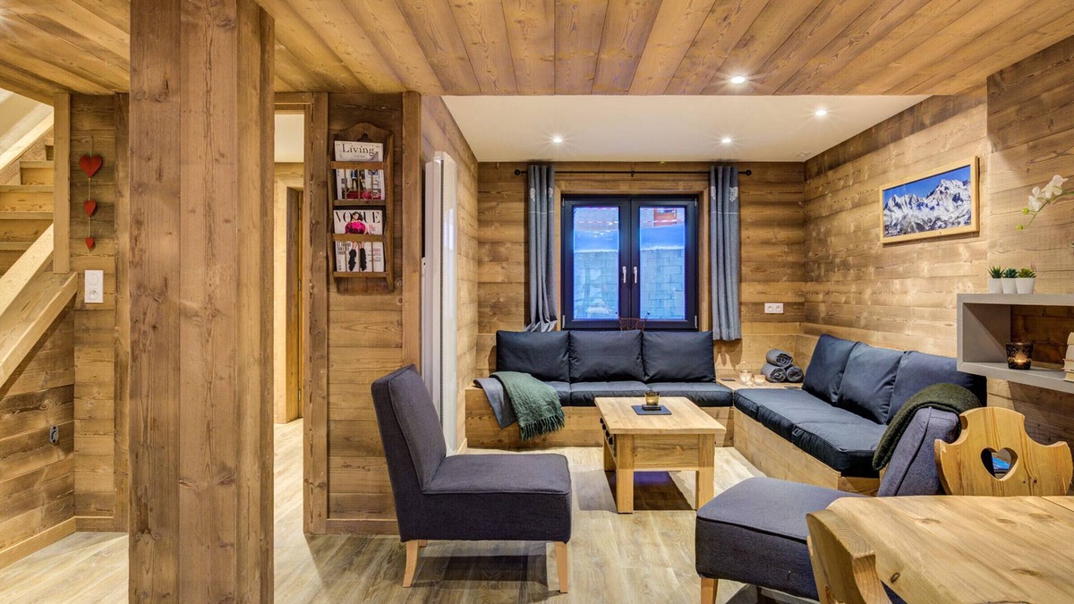 Plagne 1800 Ski Chalet | Comfortable chalet near slopes, sleeps 10, pet-friendly, WiFi