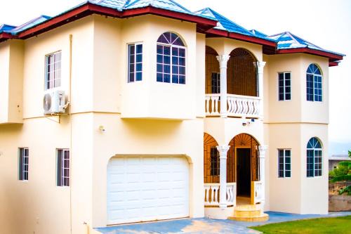 Santa Cruz House | Comfortable 1 bedroom with bath