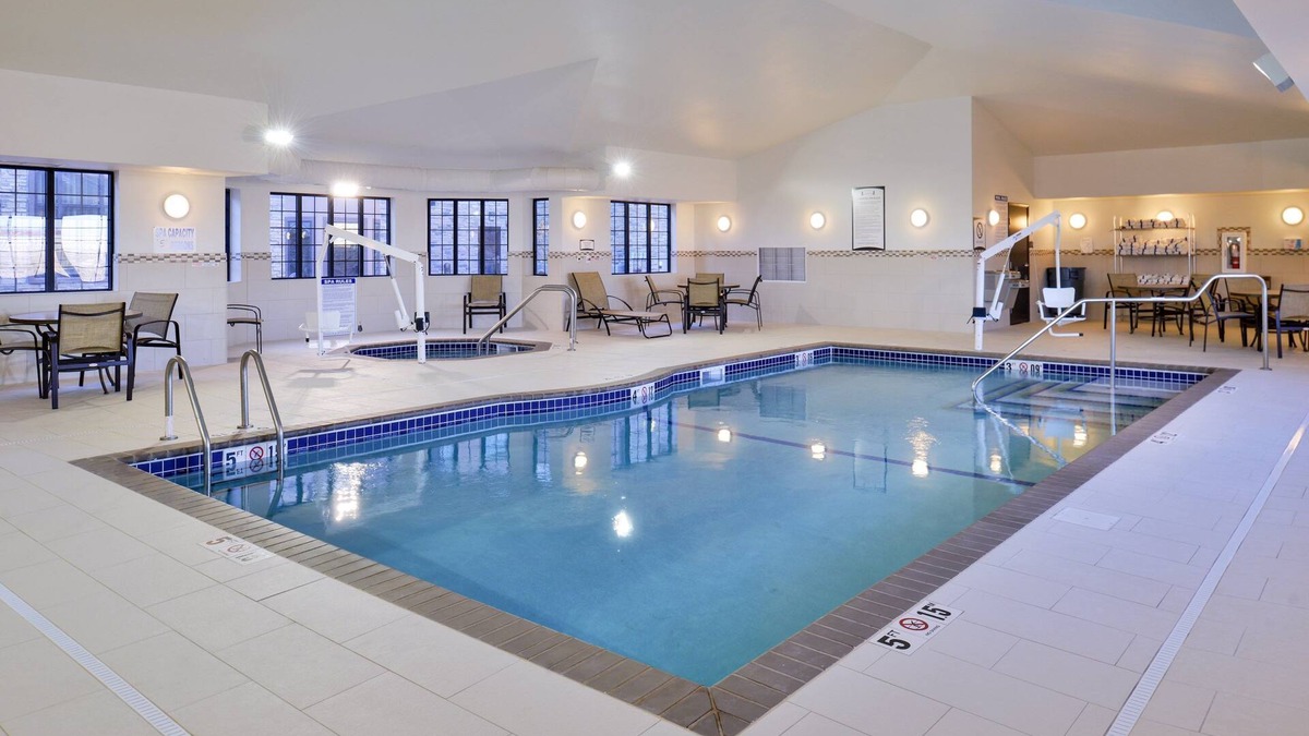 Rochester Condo | Comfortable 1 Bedroom Suite Close to Mayo Clinic! Free Breakfast