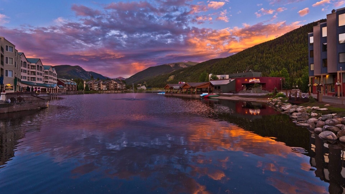 Keystone Condo | Comfortable 1BR condo by Lakeside Village w/shuttle to slopes and hot tub!