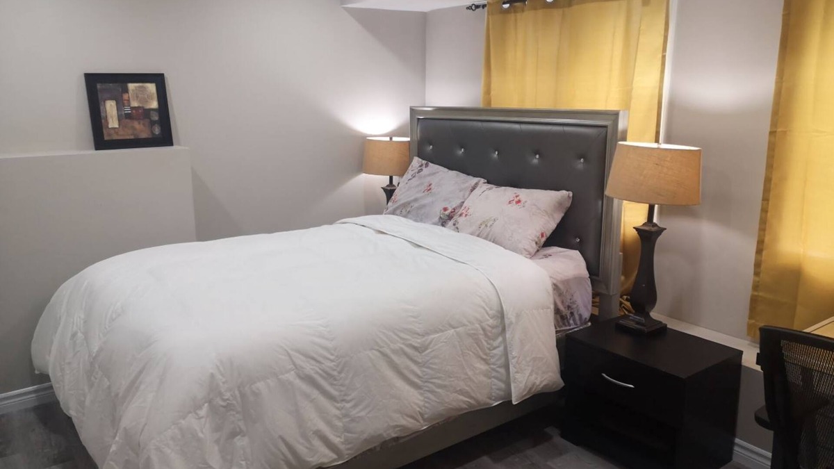 Hagersville House | Comfortable 2-bedroom walk out basement