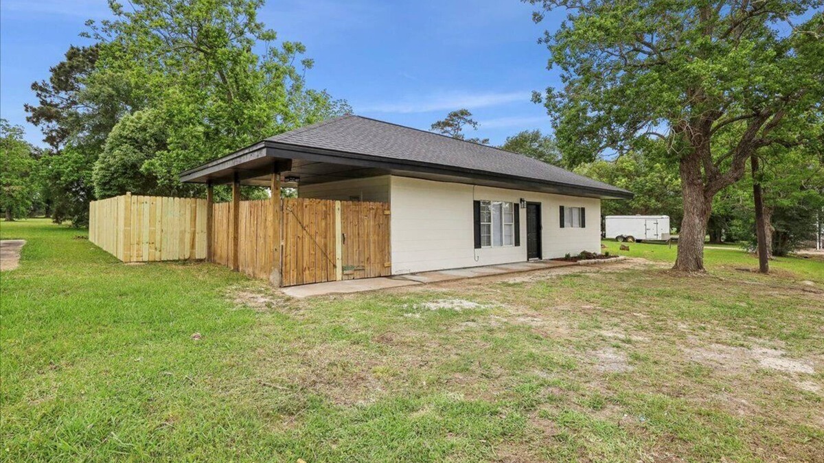 Bridge City House | Comfortable 2-Bedroom Rental in Bridge City