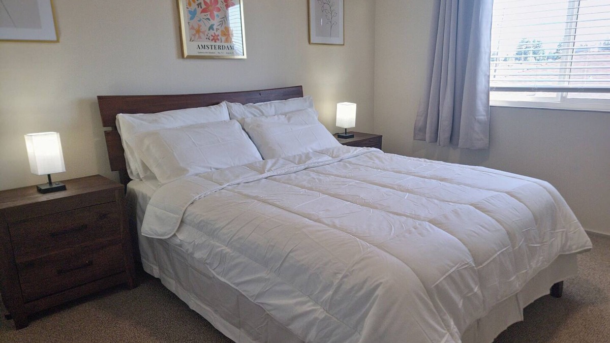 Old San Leandro Apartment | Comfortable 2-bedroom corporate apartment with AC, WiFi in peaceful San Leandro