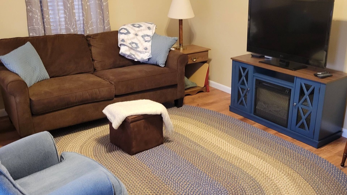 Palmyra Apartment | Comfortable 2 bedroom close to Hershey, perfect for traveling nurses!