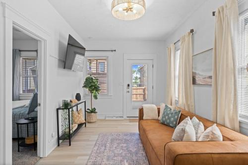Detroit - Shoreway House | Comfortable 2-Bedroom House In Cleveland 1330