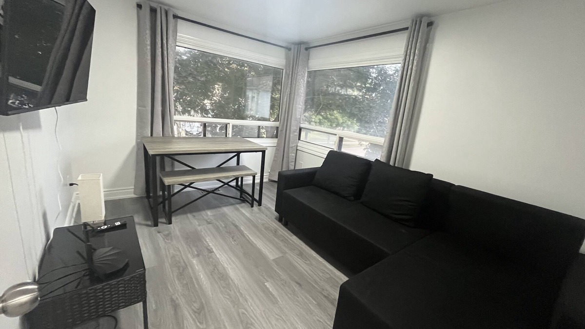 Pickering Apartment | comfortable 2nd floor unit w/private entrance