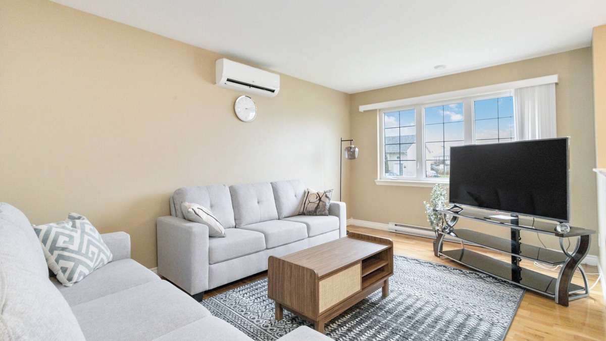 Moncton House | Comfortable 3 bedroom home ,Great location and closer to Magnetic Hill.