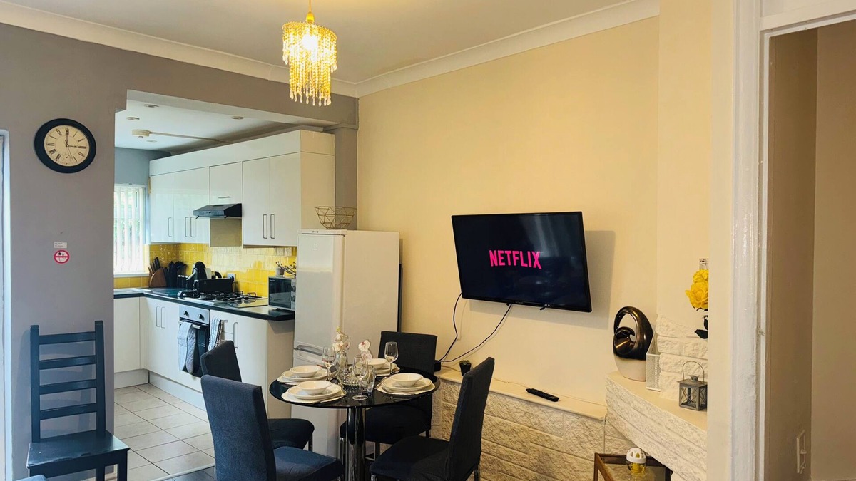 Wyken House | Comfortable 4-bedroom house close to Coventry city centre