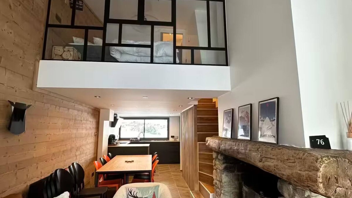 Val Claret Ski Chalet | Comfortable 4* lakeside chalet in the middle of the golf course, ski in, ski out