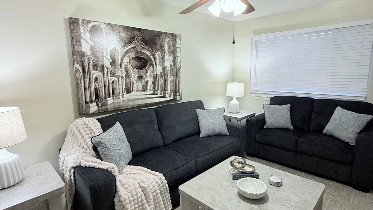 Taylor House | Comfortable 4BR Retreat Close to DTW, Hospitals & Expressways