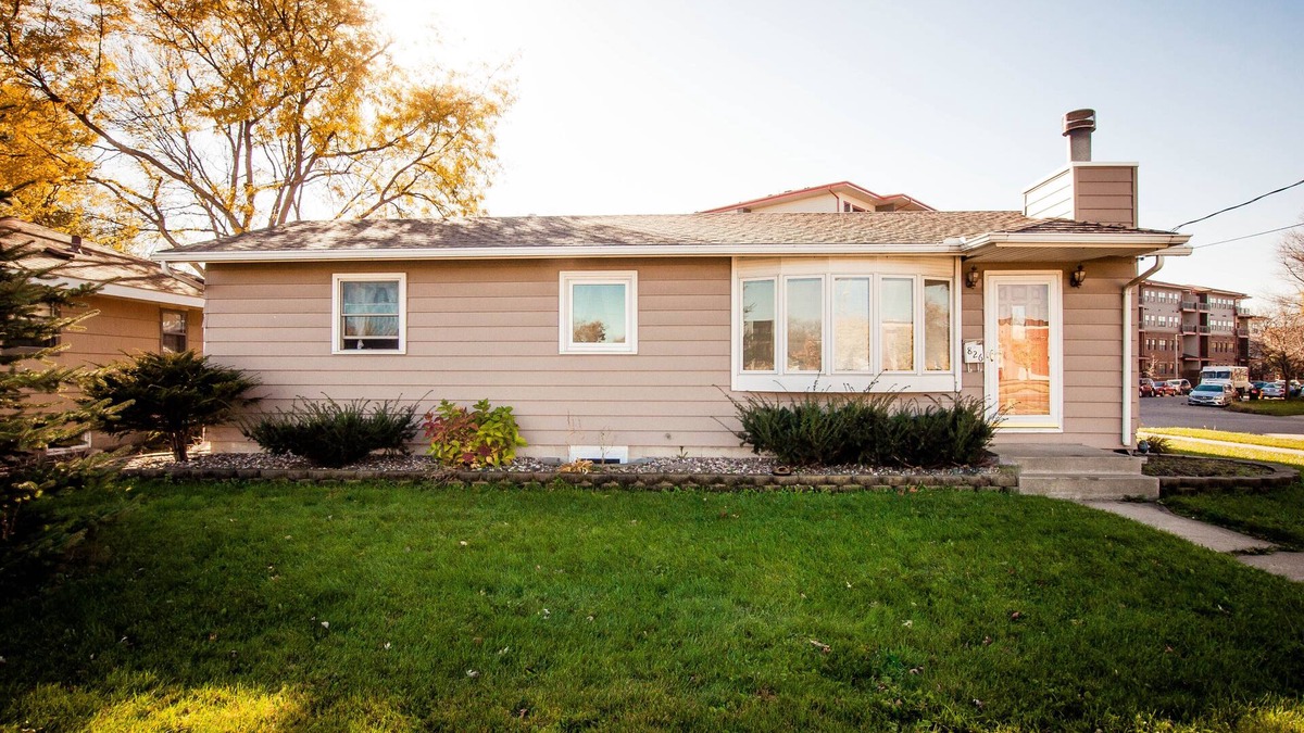 Kutzky Park House | Comfortable 4BR – Walk to Mayo Clinic, Kutzky Park & Hy-Vee, Pet-Friendly