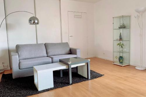 Faubourg de l'Arche Apartment | Comfortable 50 m apartment with parking