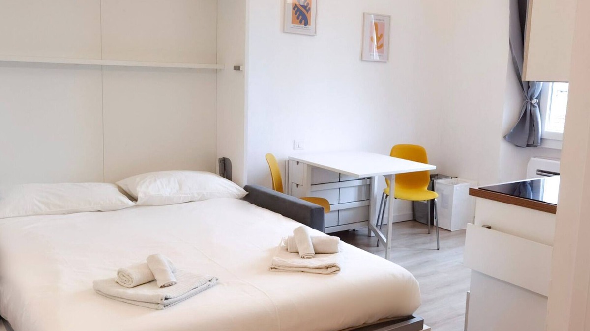 Lorenteggio Apartment | Comfortable and bright studio apartment.