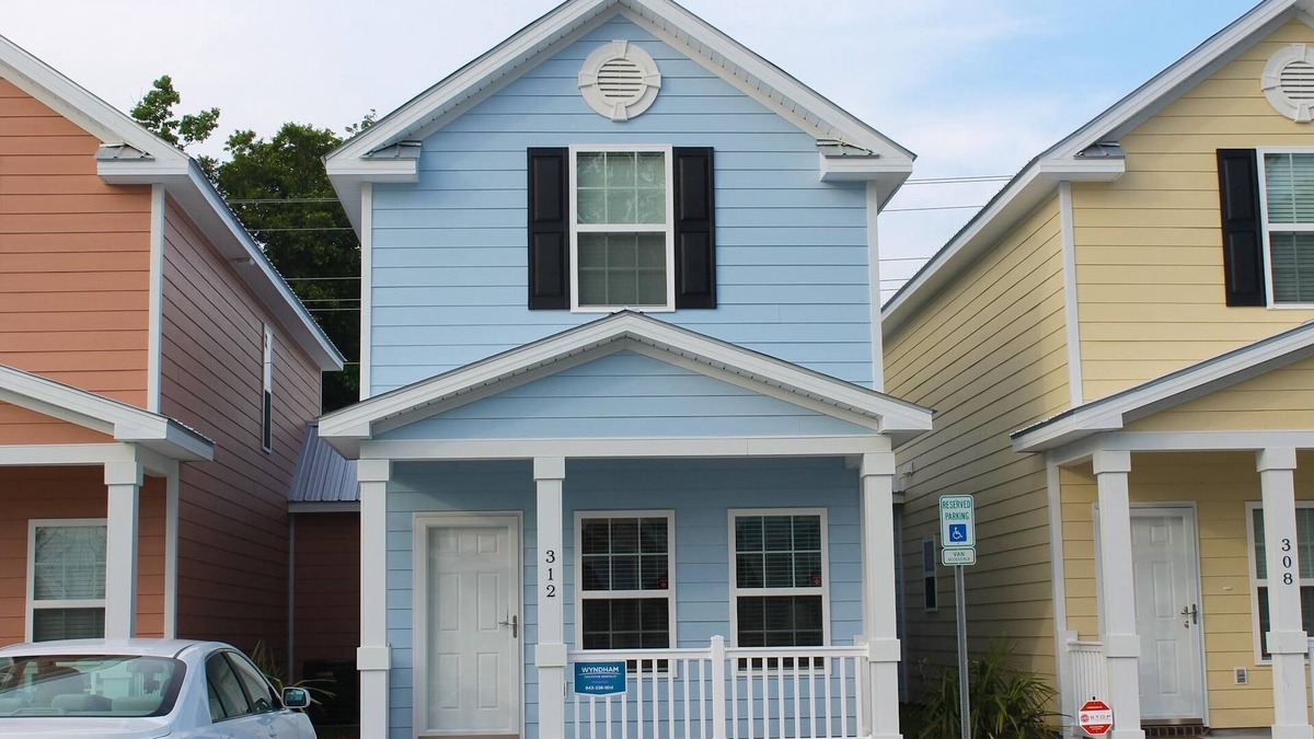 Myrtle Beach House | Comfortable and Clean Townhouse, One Block From beach