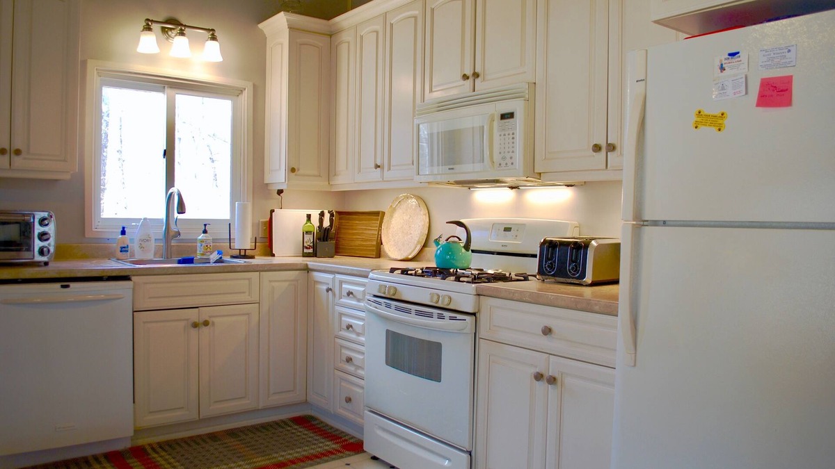 Birch Hill House | Comfortable and contemporary 3 Bed, 2 bath home in a great location.