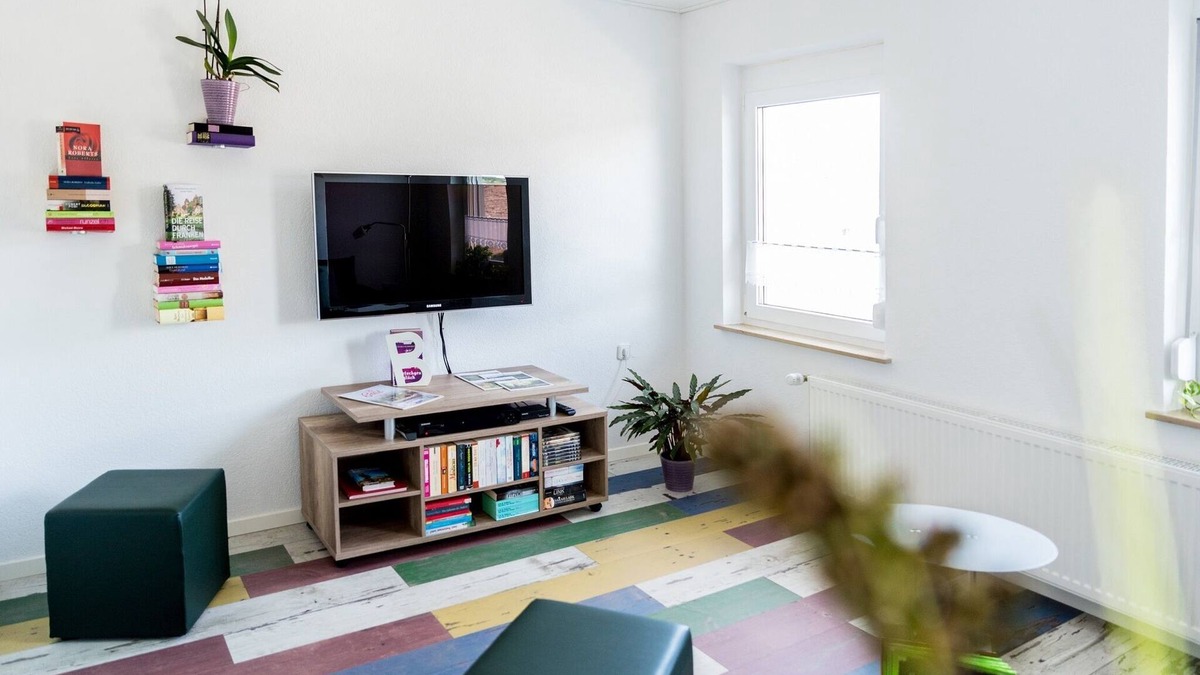 Grossheubach Apartment | Comfortable and cozy vacation apartment (51 sqm) with sunny balcony