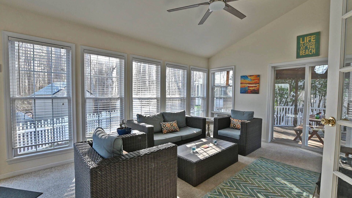 Clearwater House | Comfortable and Dog Friendly 4 Bed/2.5 bath House in the Clearwater community! Wifi, Pool, Tennis, Beach Town, Pets Allowed!
