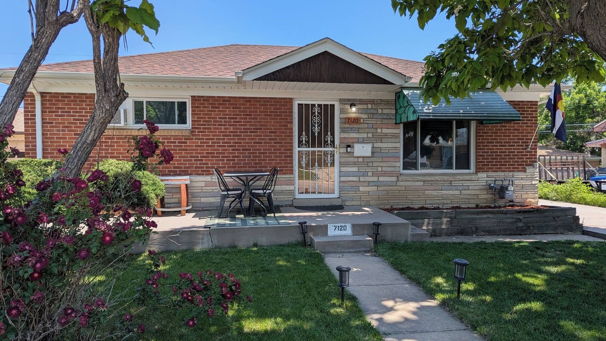 Twin Lakes House | Comfortable and quiet family neighborhood 420 friendly