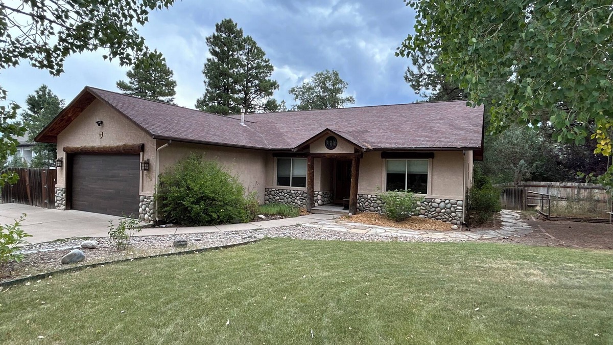 Durango House | Comfortable and spacious 3 bedroom home near Durango ideal for families & groups