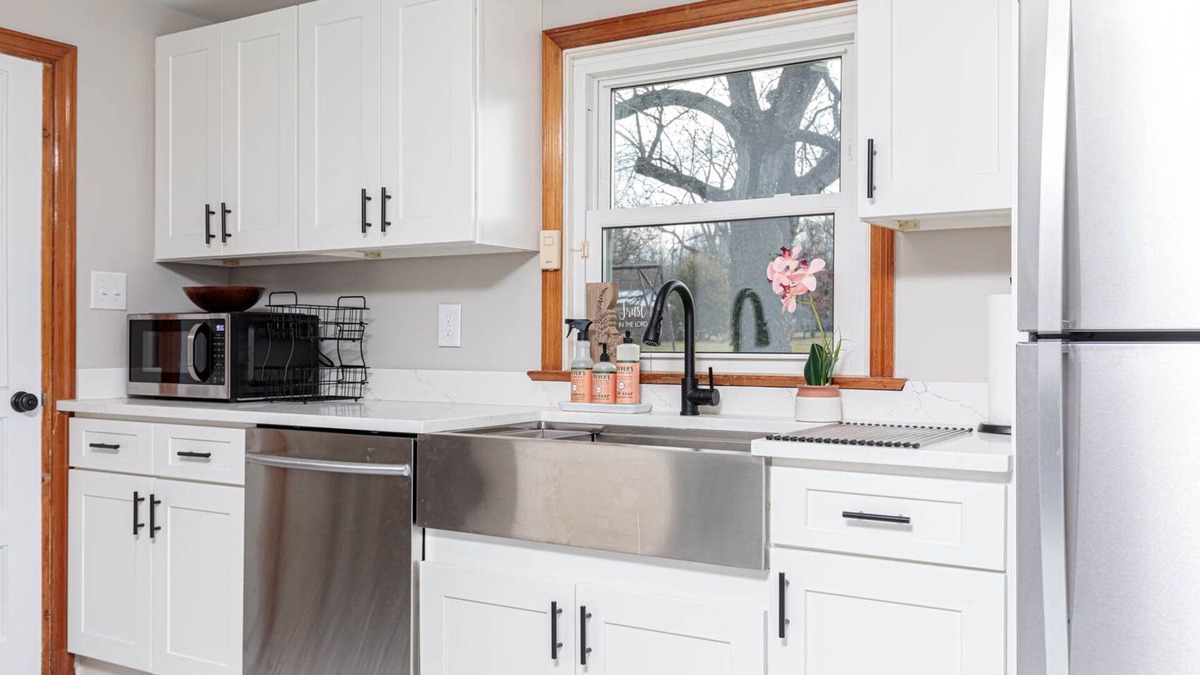 Paradise House | Comfortable and Stylish home near local attractions