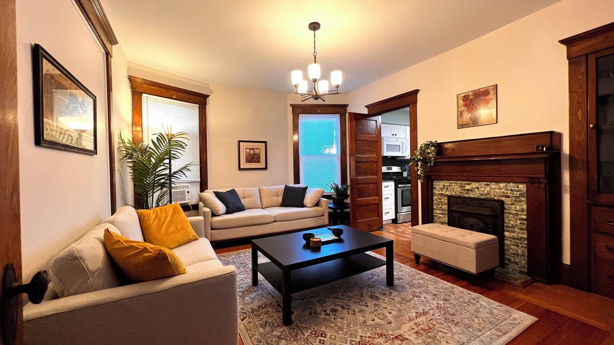 Dwight Apartment | Comfortable and Tranquil -1st Fl